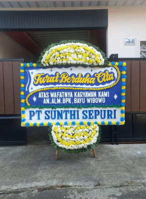 Papan Bunga Duka di Batang Alai Timur
